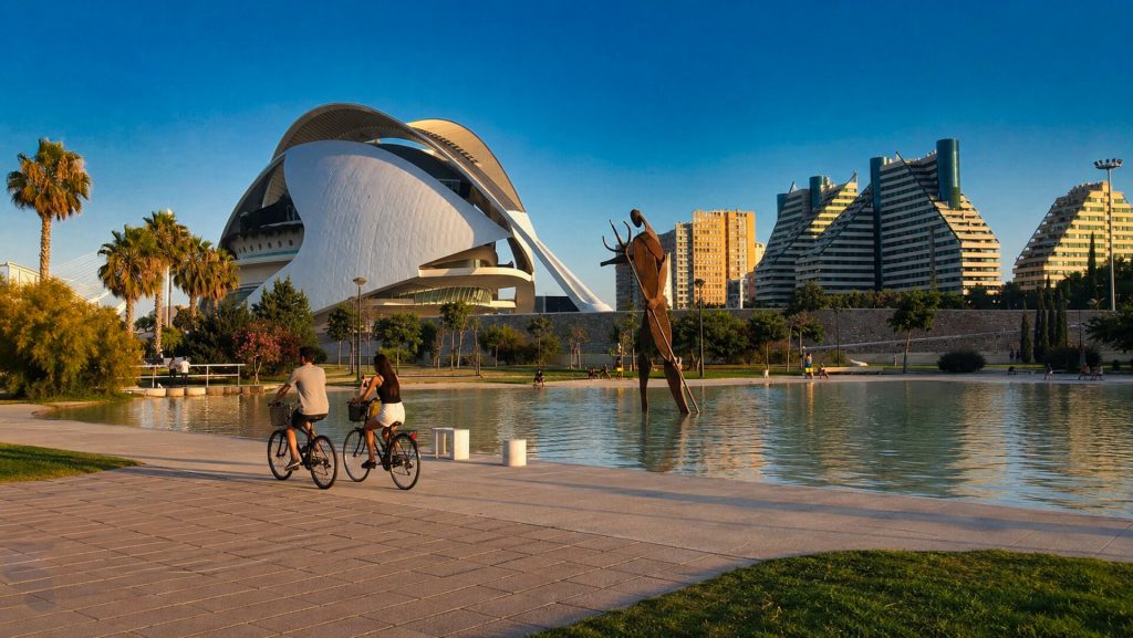 Cycling tourism in Valencia cover