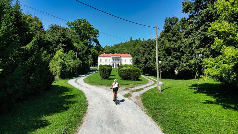 Laduč Castle