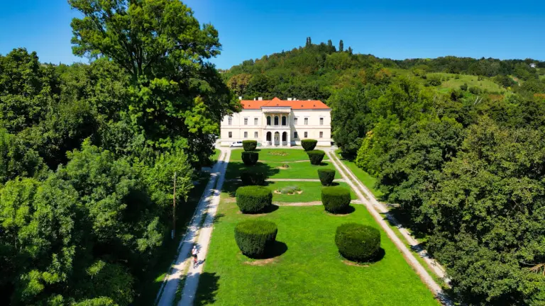 Laduč Castle
