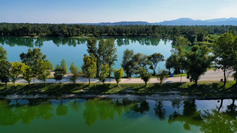 Zajarki Lake