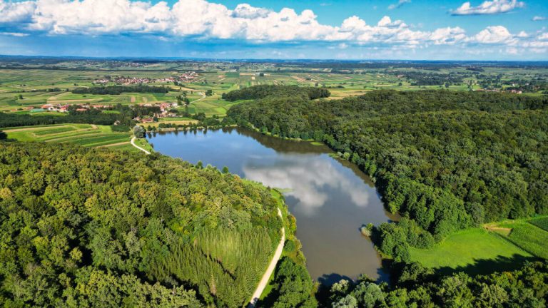 Kapela Ravenska Lake